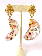 Load image into Gallery viewer, Curved Resin Drop Earrings
