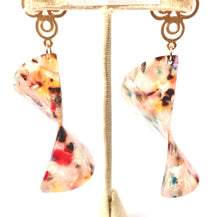 Load image into Gallery viewer, Curved Resin Drop Earrings